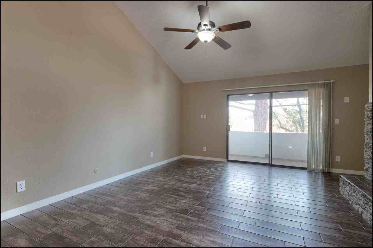 805 Lakeway Dr - Photo 3 of 50