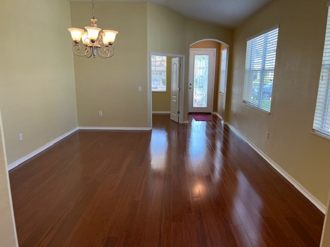 1046 Napolean Way - Photo 4 of 27