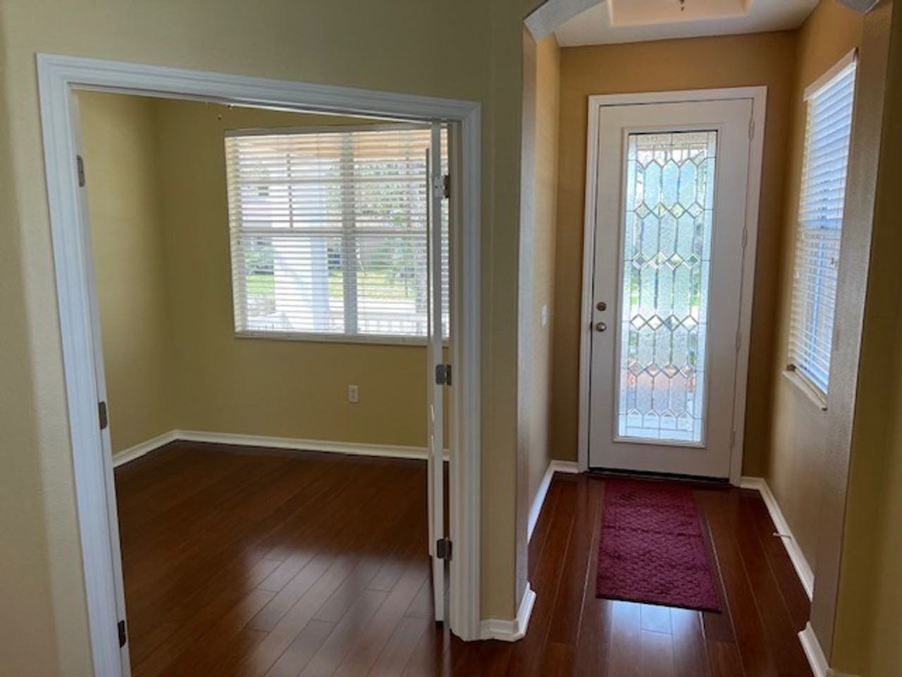 1046 Napolean Way - Photo 5 of 27