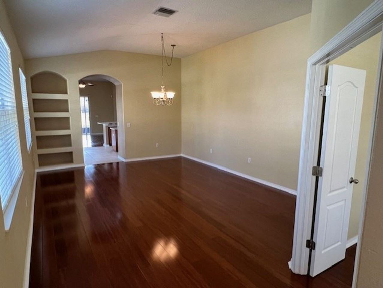 1046 Napolean Way - Photo 7 of 27
