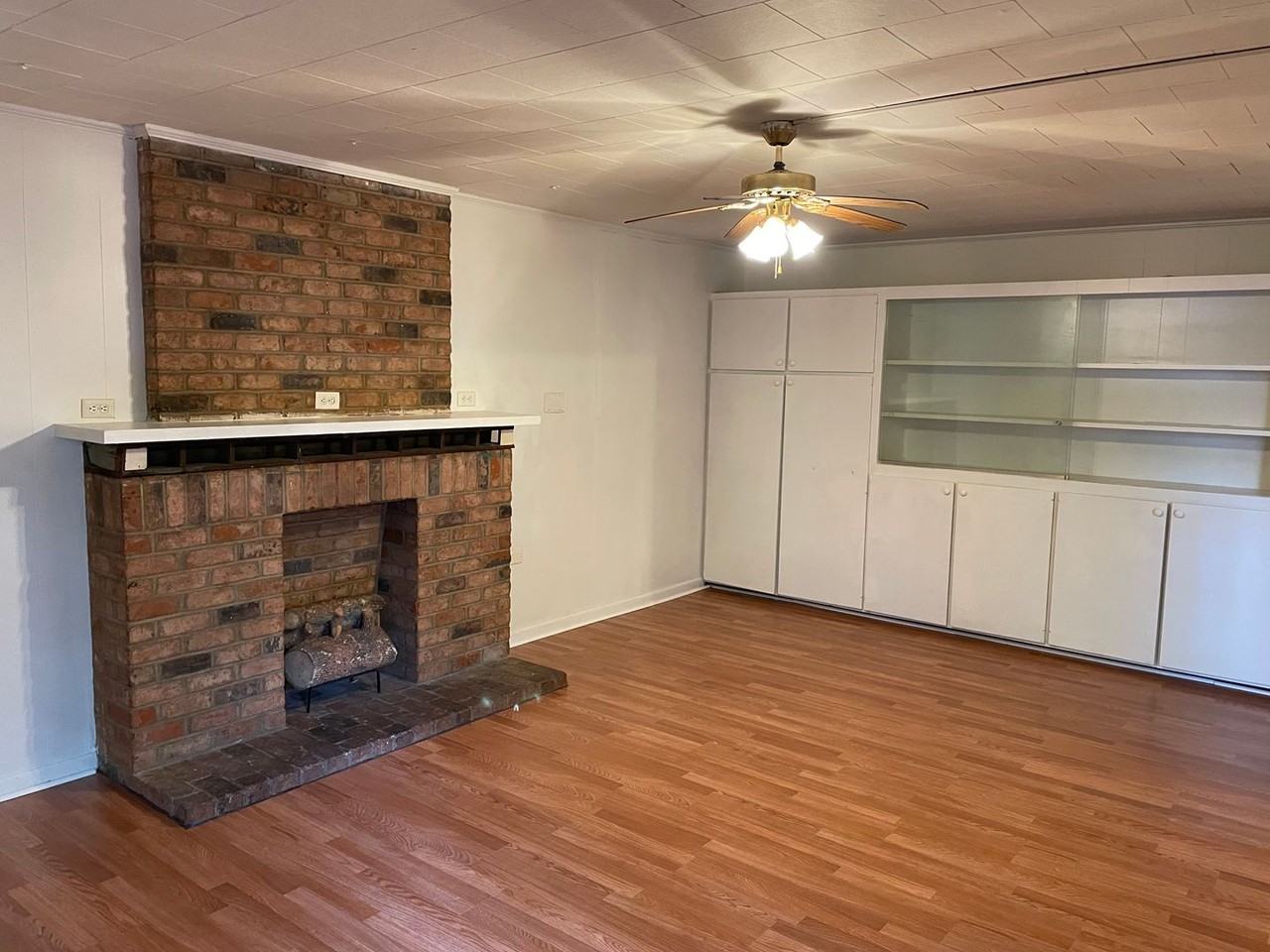 450 S 2nd St - Photo 3 of 18