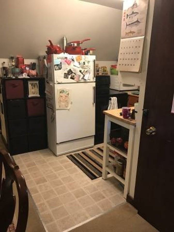 512 E Chestnut St - Photo 2 of 6