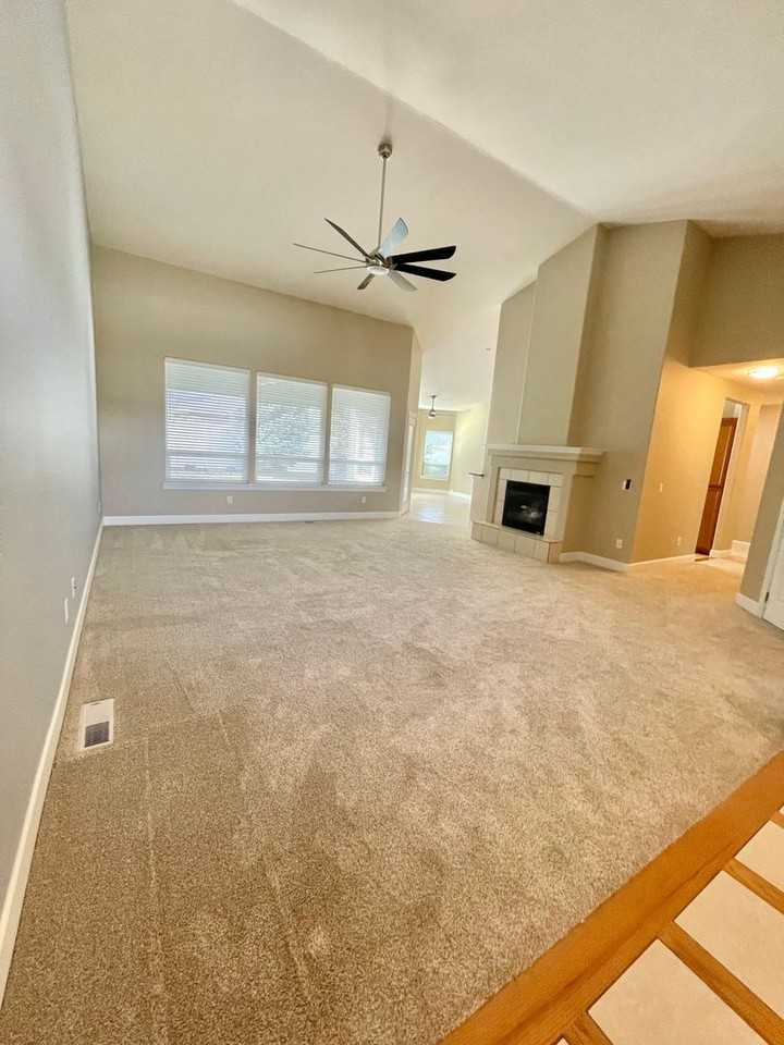 94 Skyhawk Dr - Photo 4 of 26
