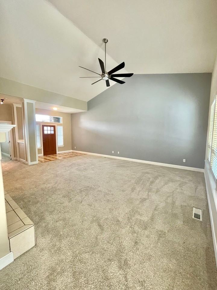 94 Skyhawk Dr - Photo 5 of 26