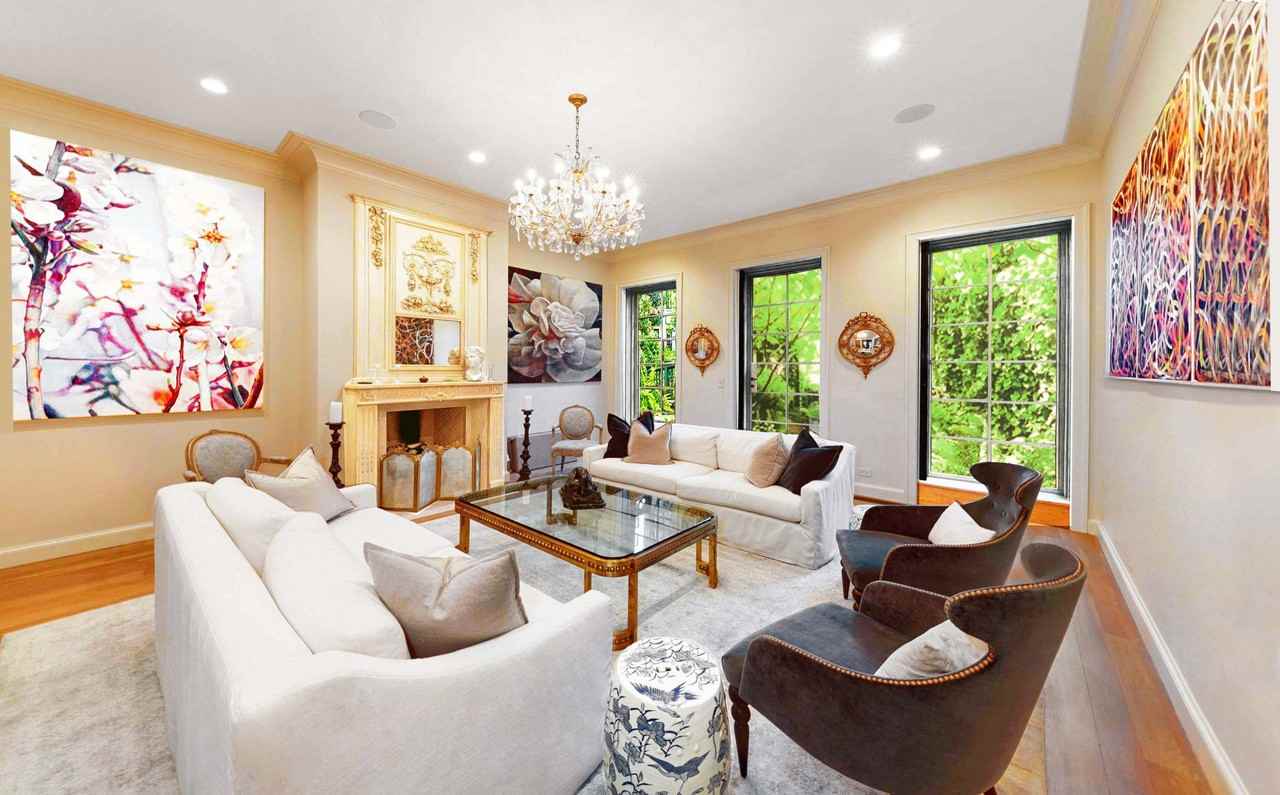 236 E 49th St #TH - Photo 3 of 28