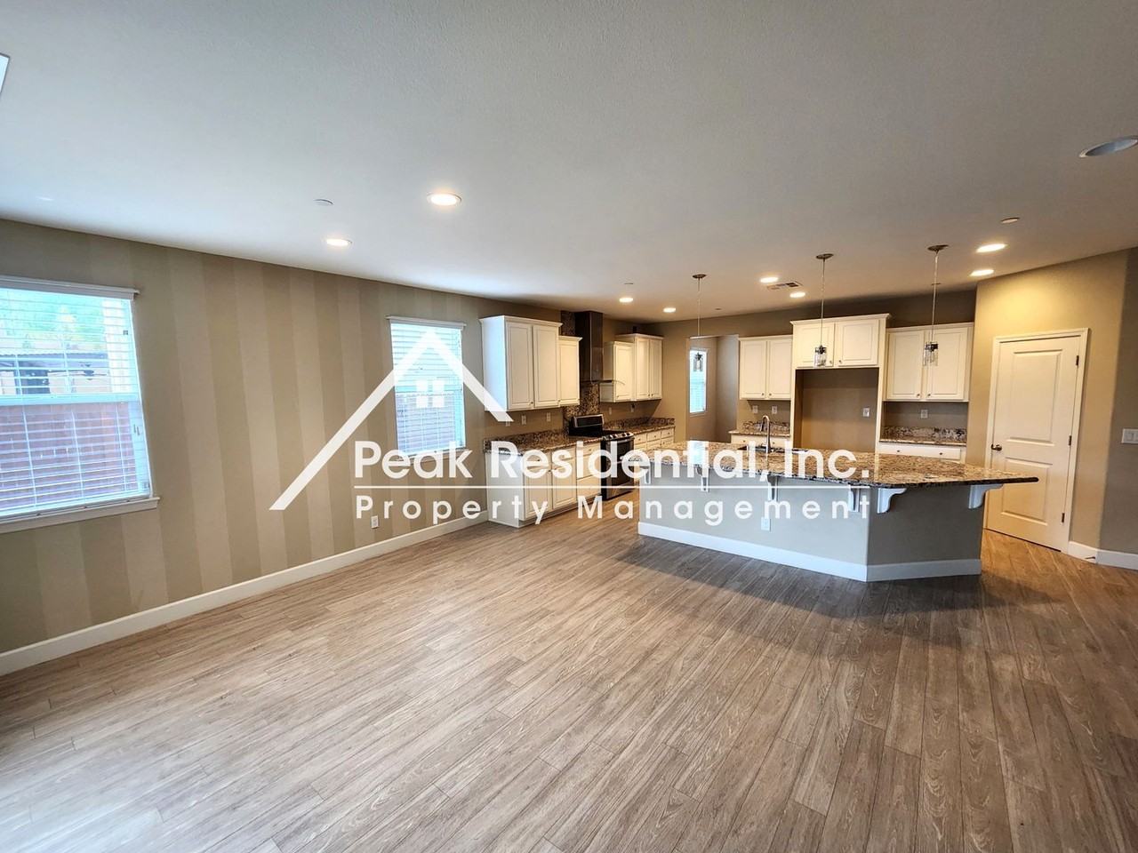 3089 Octave Ave - Photo 5 of 26