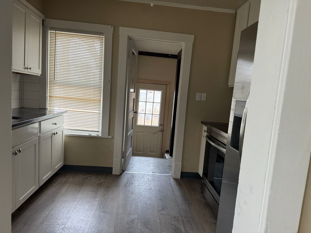 21134 Northwood Ave - Photo 3 of 8