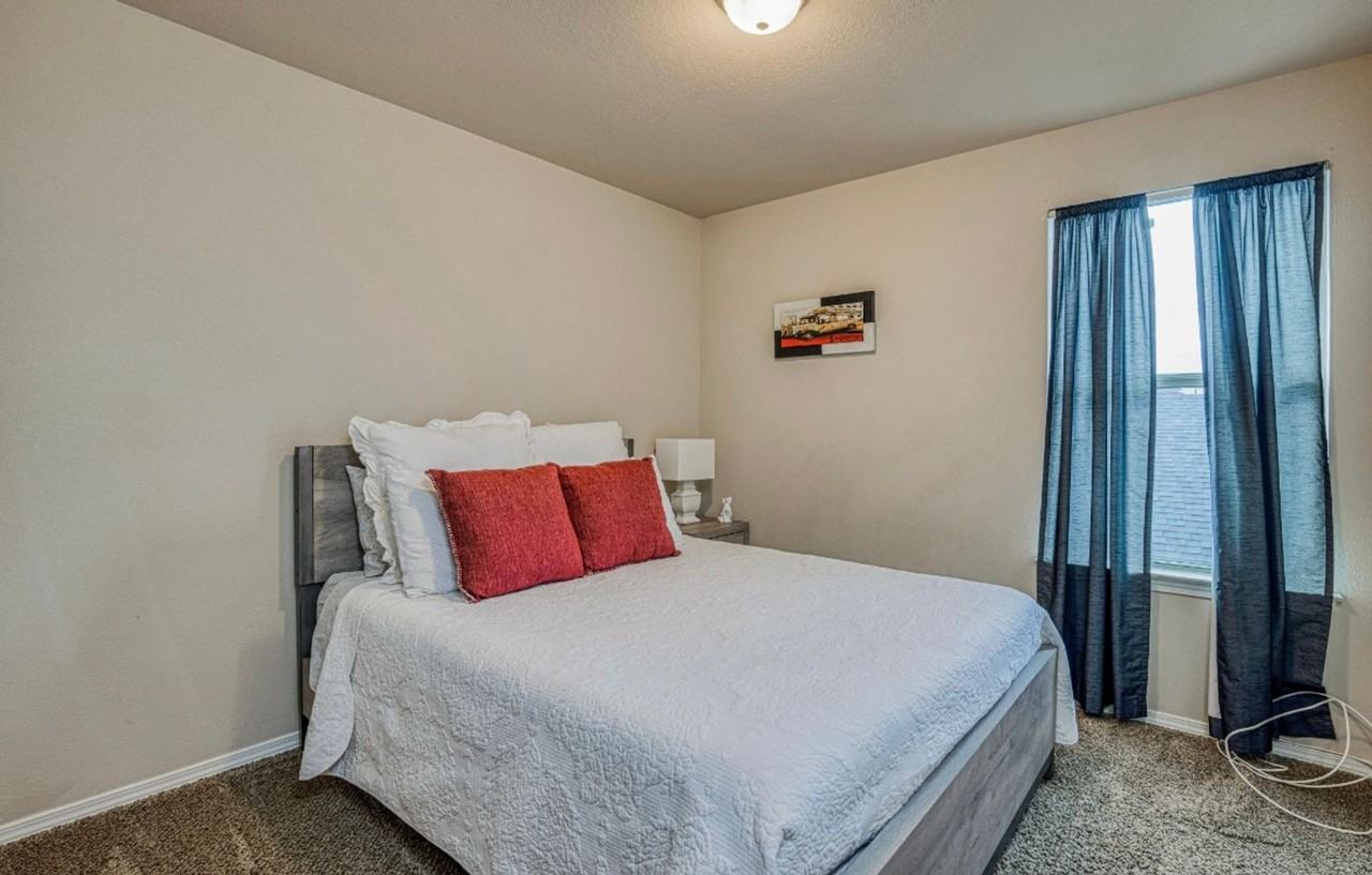 7413 Red Cedar Dr - Photo 5 of 50