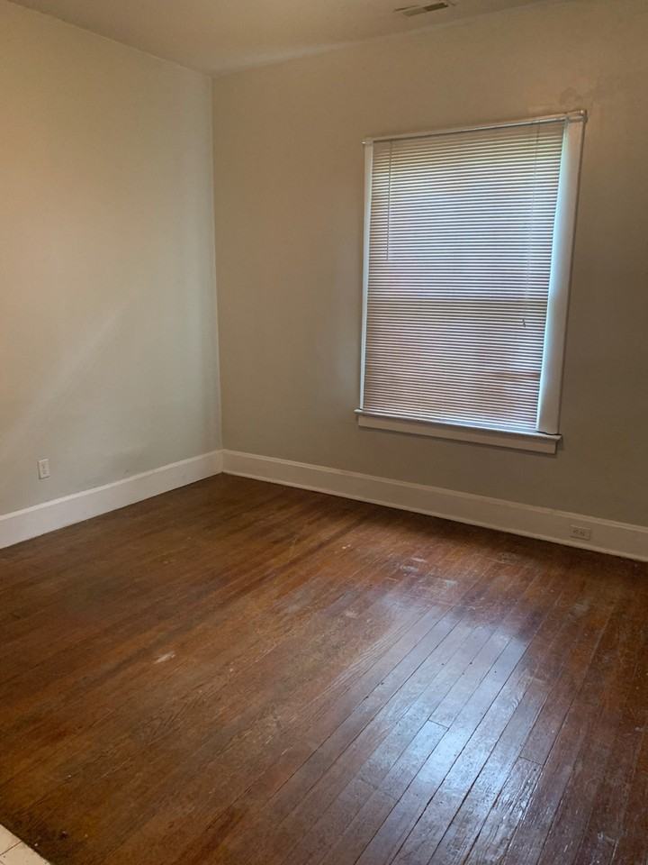 364 Oldham Avenue - Photo 7 of 23