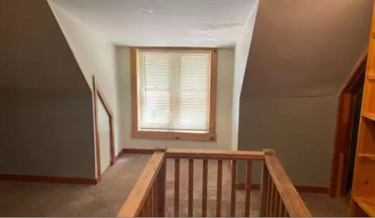364 Park Ave - Photo 7 of 28
