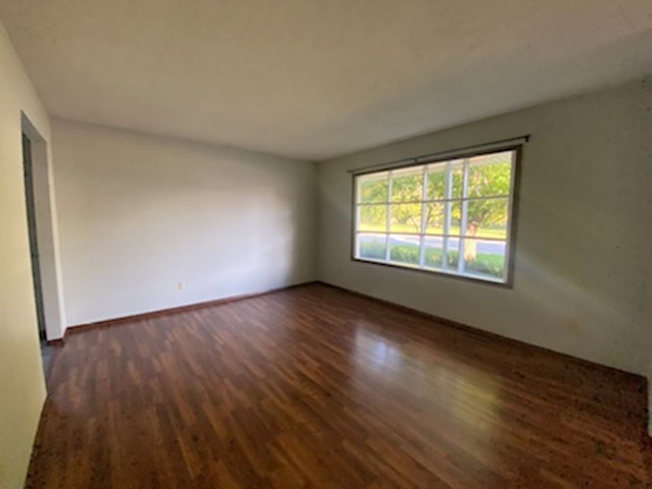 1530 N Hershey Rd - Photo 4 of 13