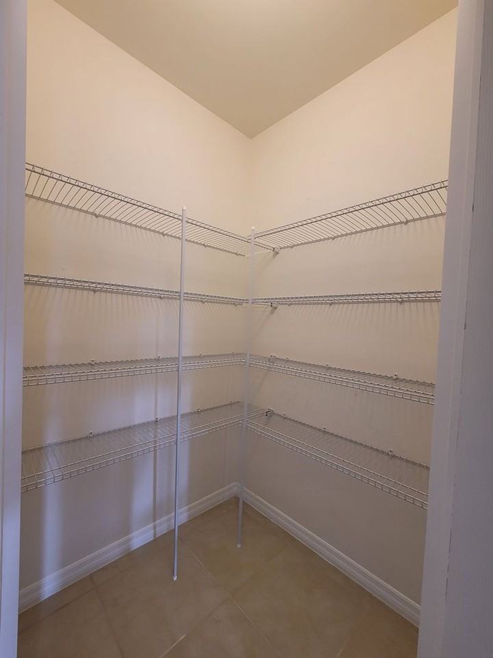 337 Sw 30th Ave - Photo 5 of 23