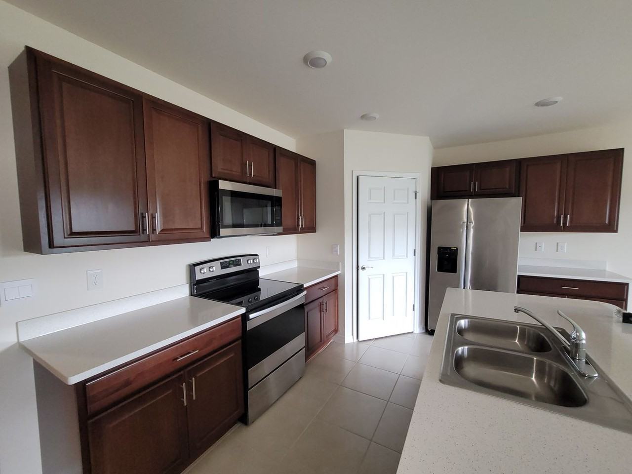 337 Sw 30th Ave - Photo 4 of 23