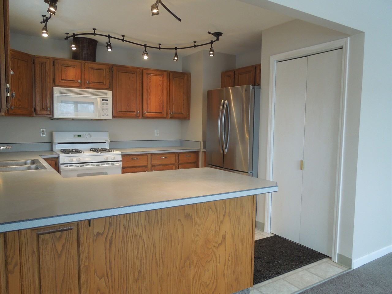 19505 N Montague Loop - Photo 2 of 31