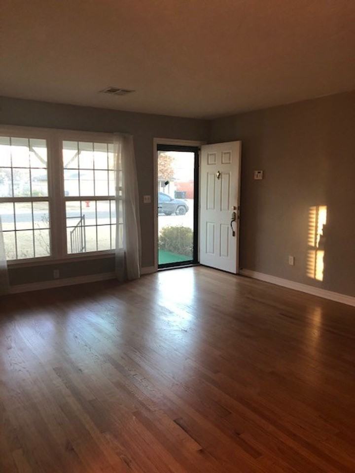 3160 Nimitz Blvd - Photo 2 of 21