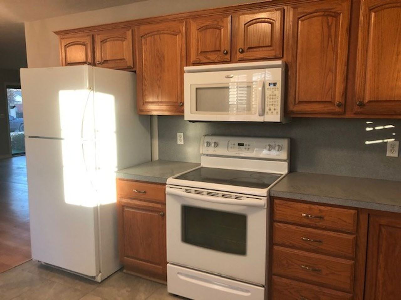 3160 Nimitz Blvd - Photo 4 of 21