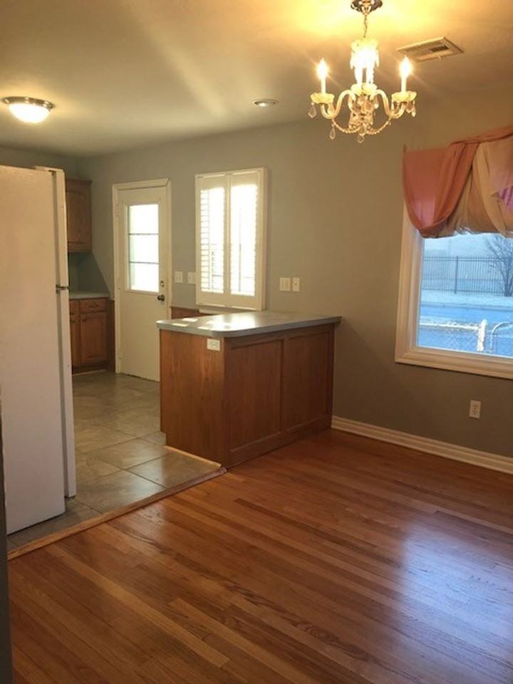 3160 Nimitz Blvd - Photo 7 of 21