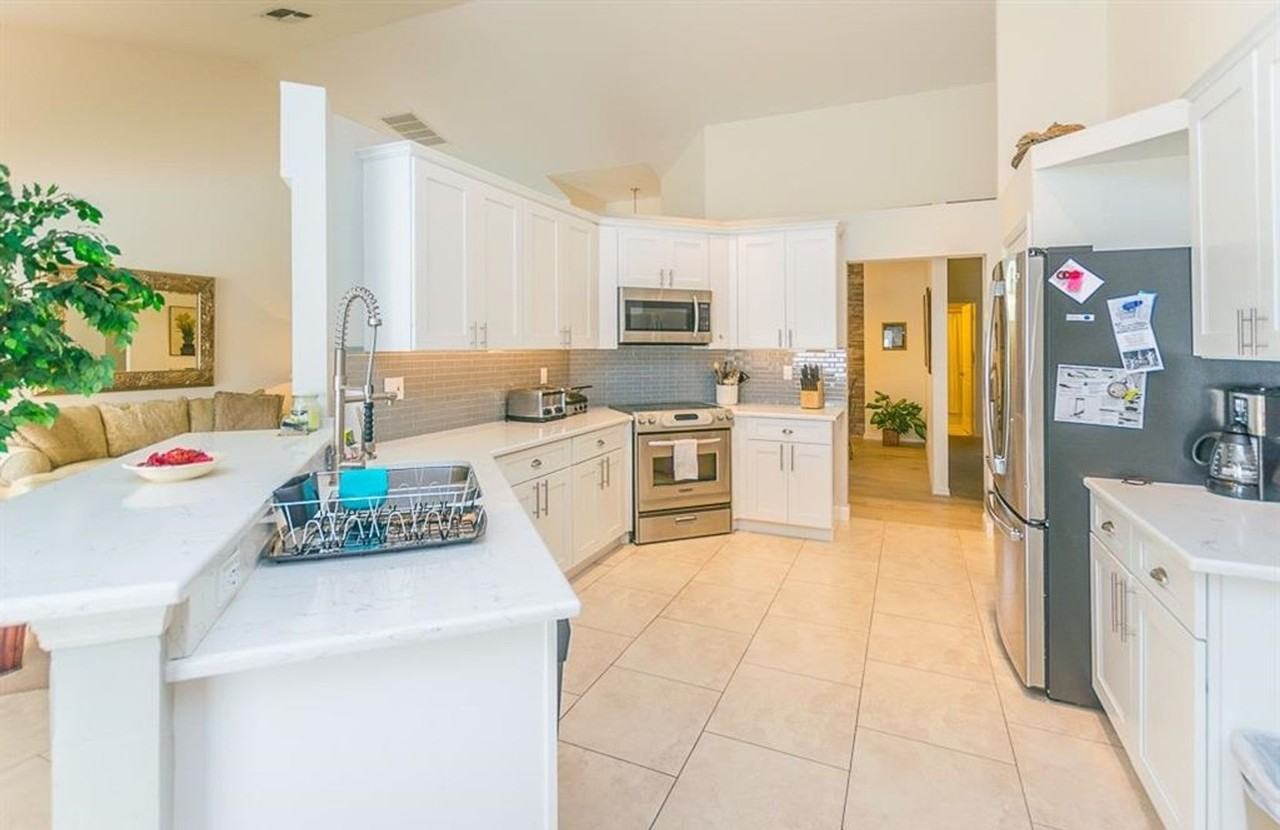 5077 Mabry Dr - Photo 3 of 24