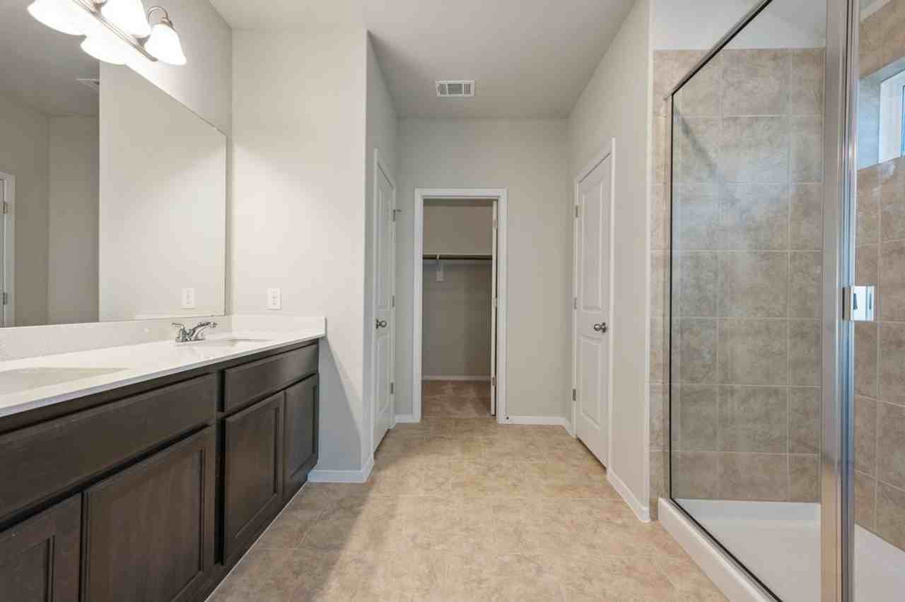 4302 Lindberg Ln - Photo 6 of 19