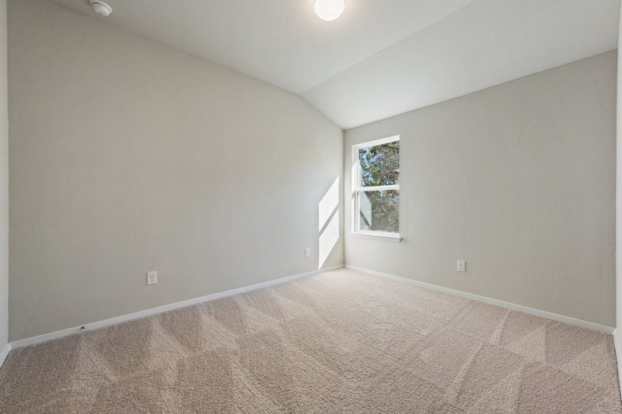 4302 Lindberg Ln - Photo 2 of 19