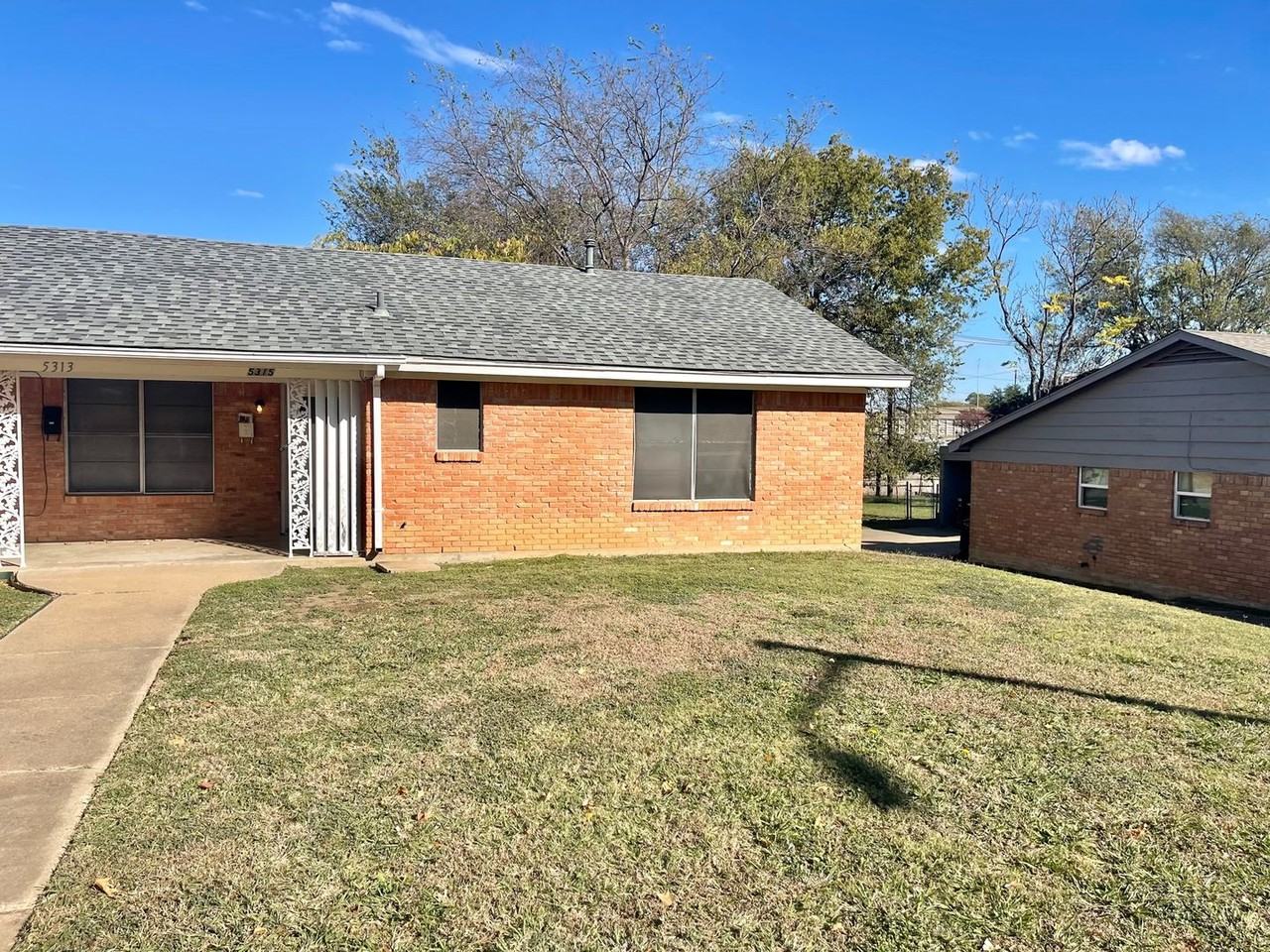 5315 Wonder Dr - Photo 3 of 30