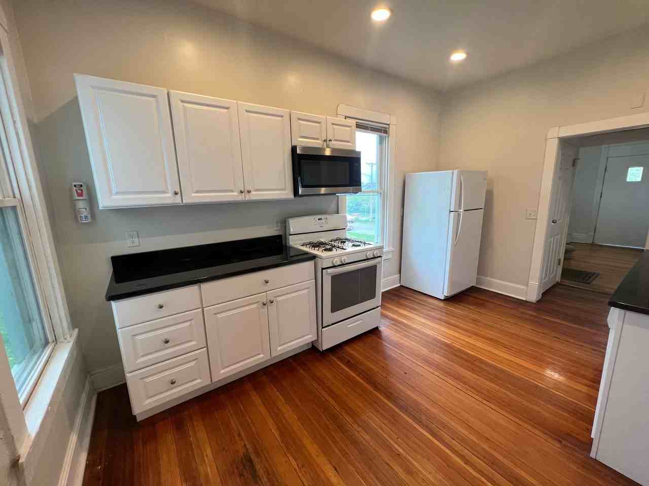 542 S 29th St - Photo 6 of 17