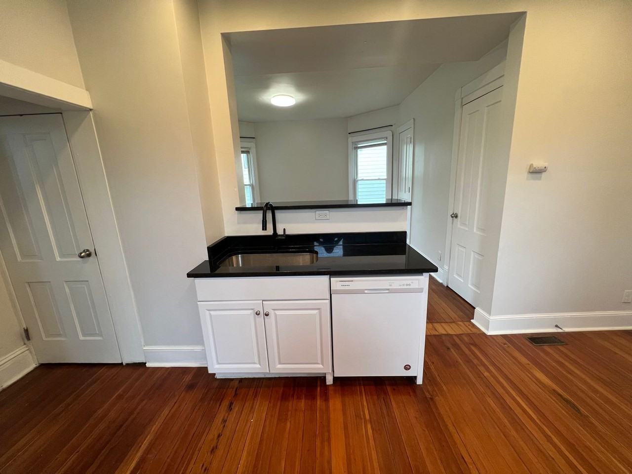 542 S 29th St - Photo 7 of 17