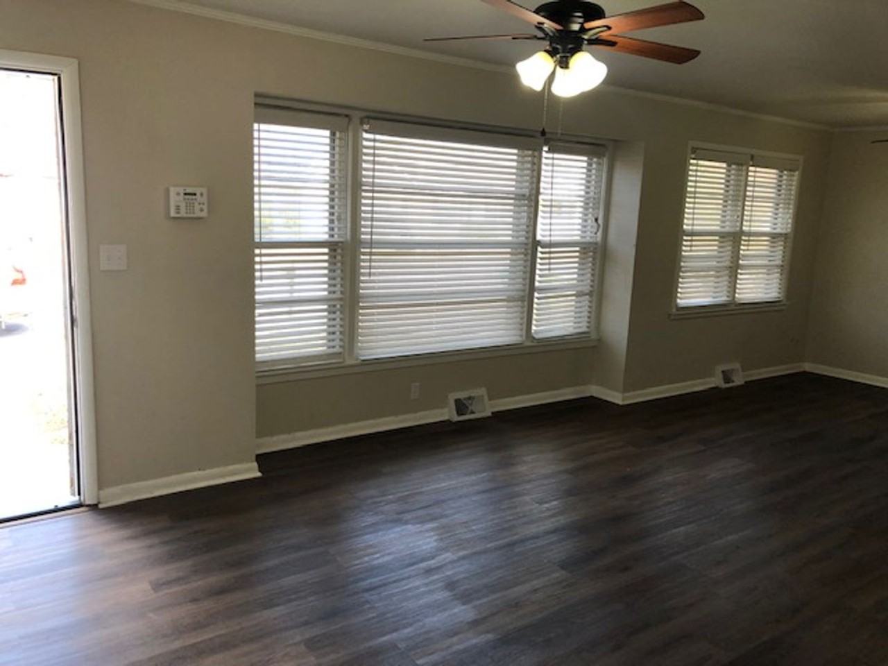 308 S Foster Dr - Photo 2 of 8