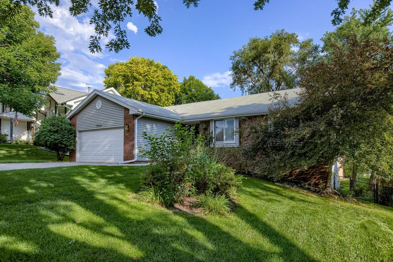 17024 Shirley St - Photo 2 of 24