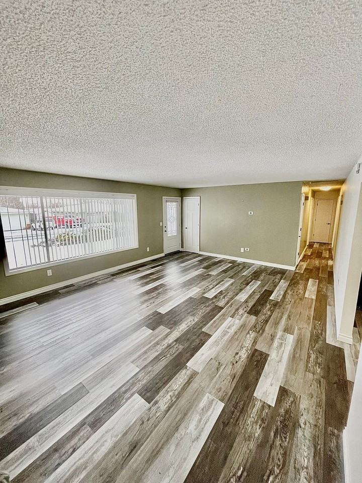 6285 Bryant Ave - Photo 3 of 29