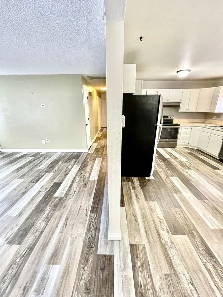 6285 Bryant Ave - Photo 4 of 29