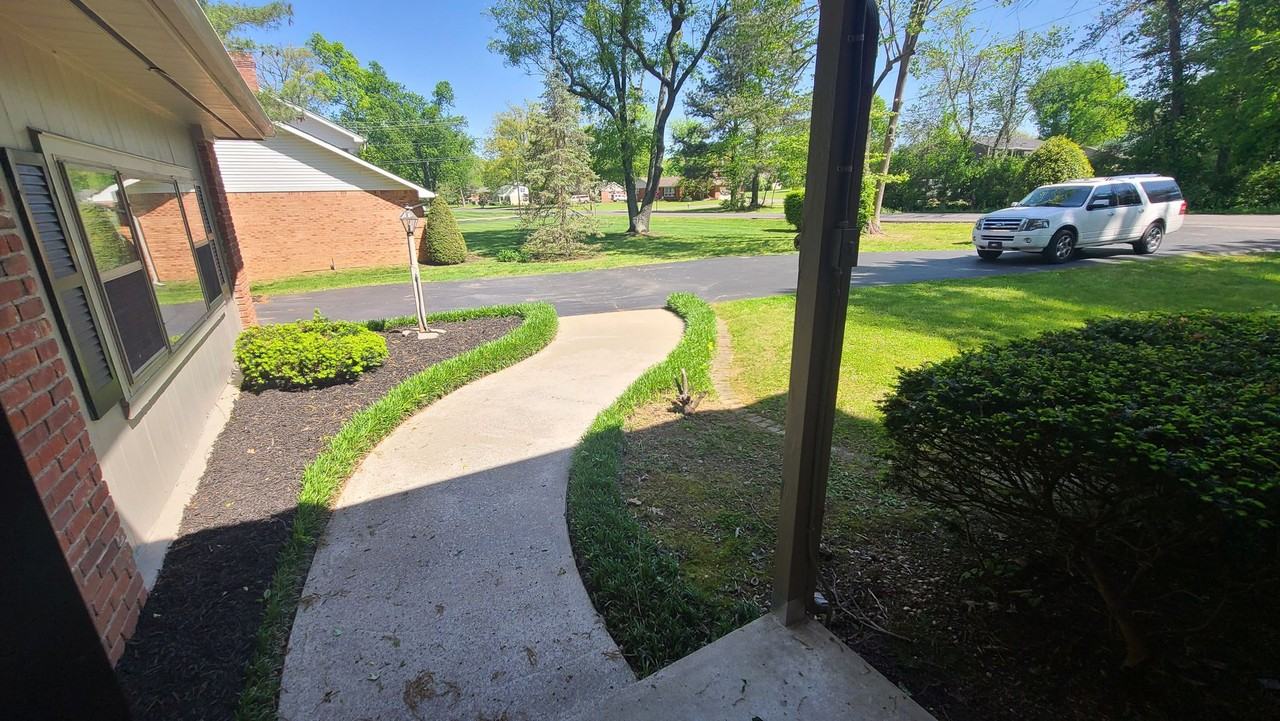 315 Kennedy Rd - Photo 3 of 37