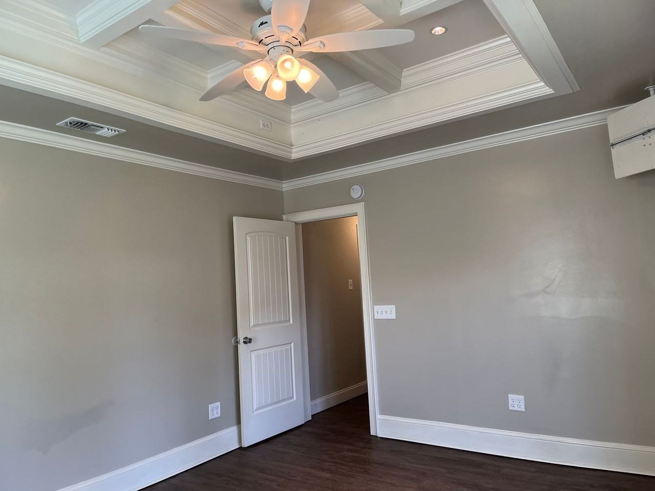 2610 30th St - Photo 3 of 13