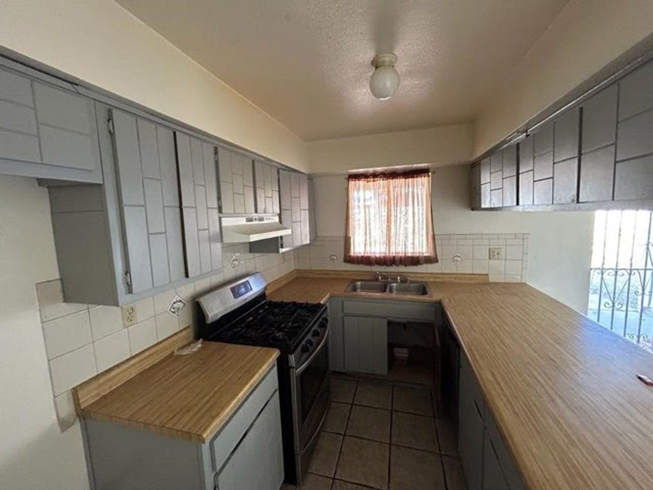 1548 James Chisum Dr - Photo 3 of 9