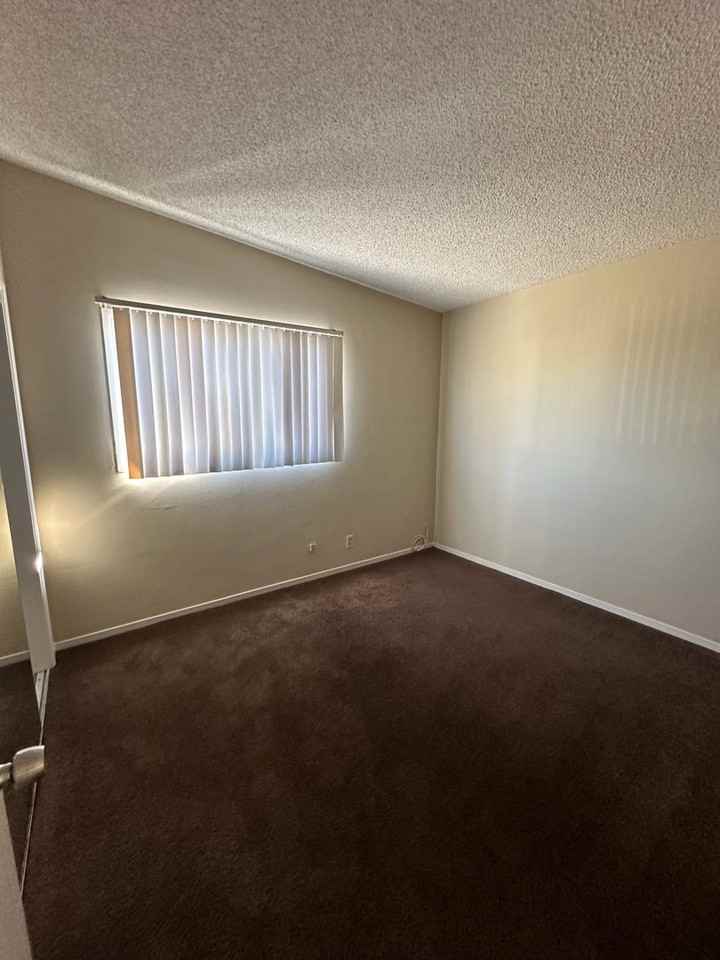 425 Palm Dr - Photo 5 of 9