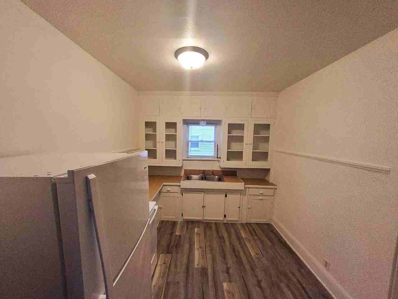 373 Ahnaip St - Photo 2 of 21