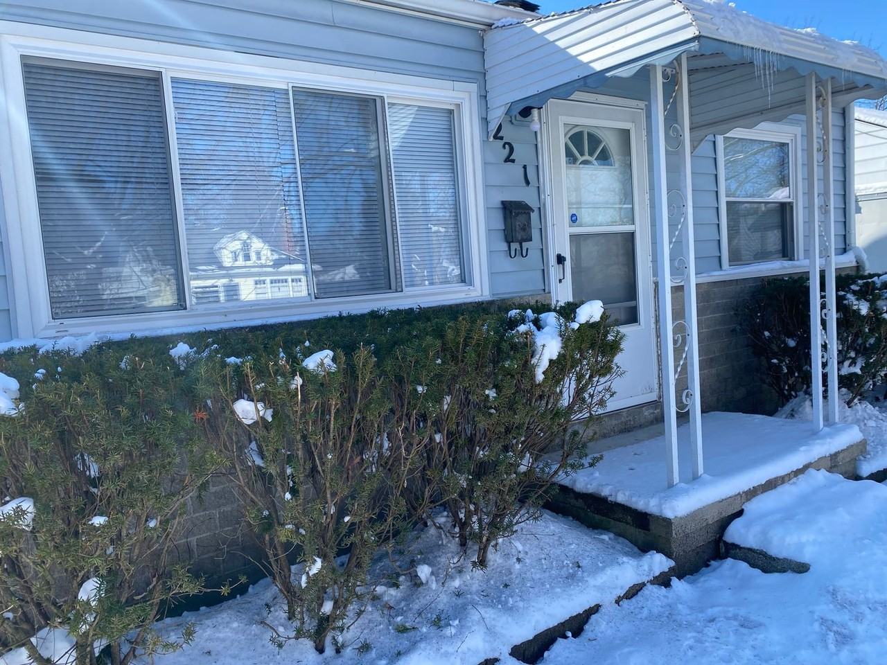 221 E Lincoln Ave - Photo 2 of 13