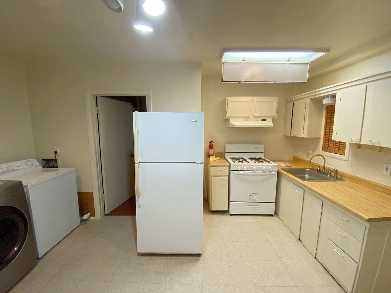 611 1/2 Woodland Ave Nw - Photo 3 of 14