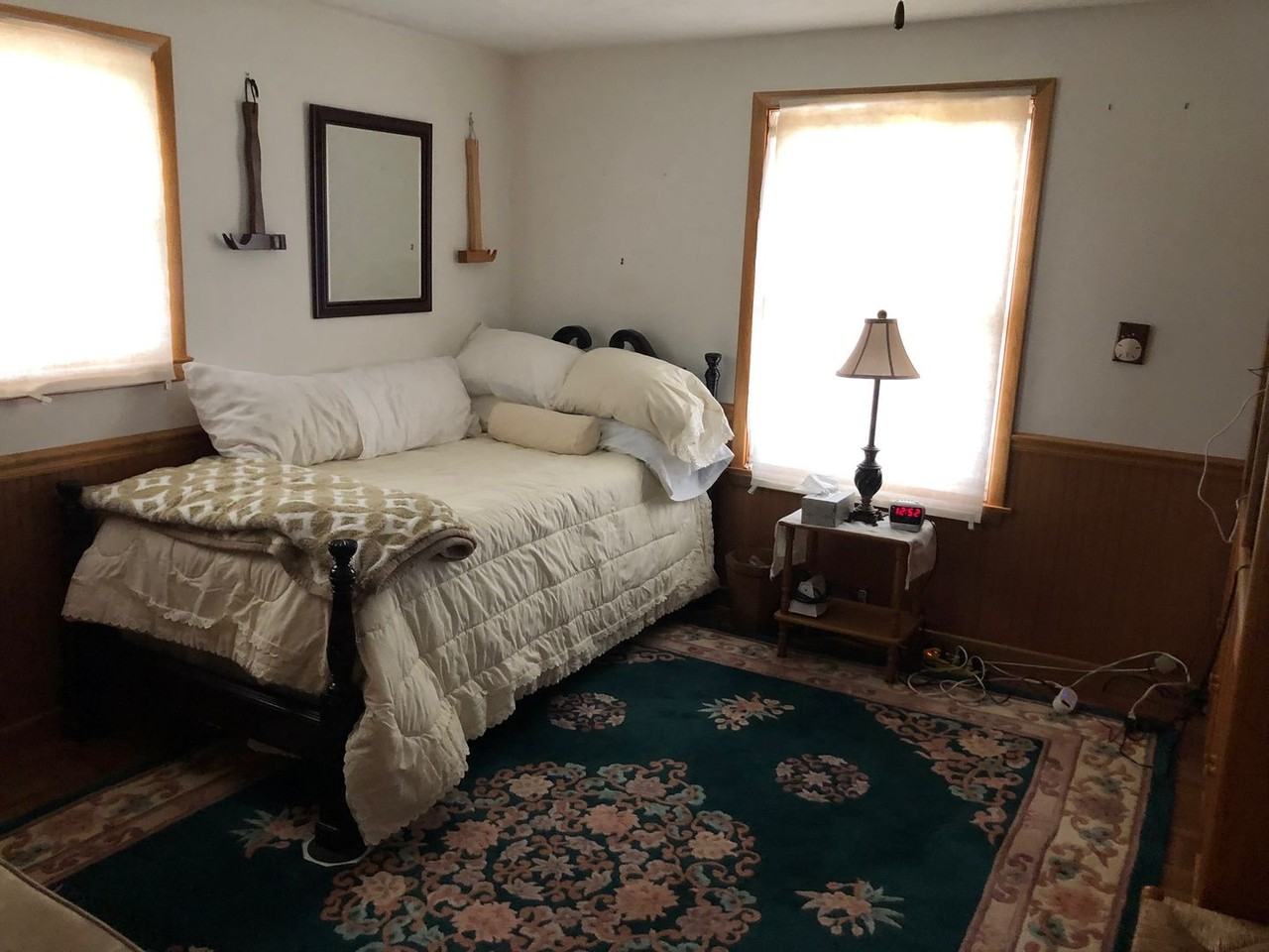 898 Rock Springs Dr - Photo 4 of 16