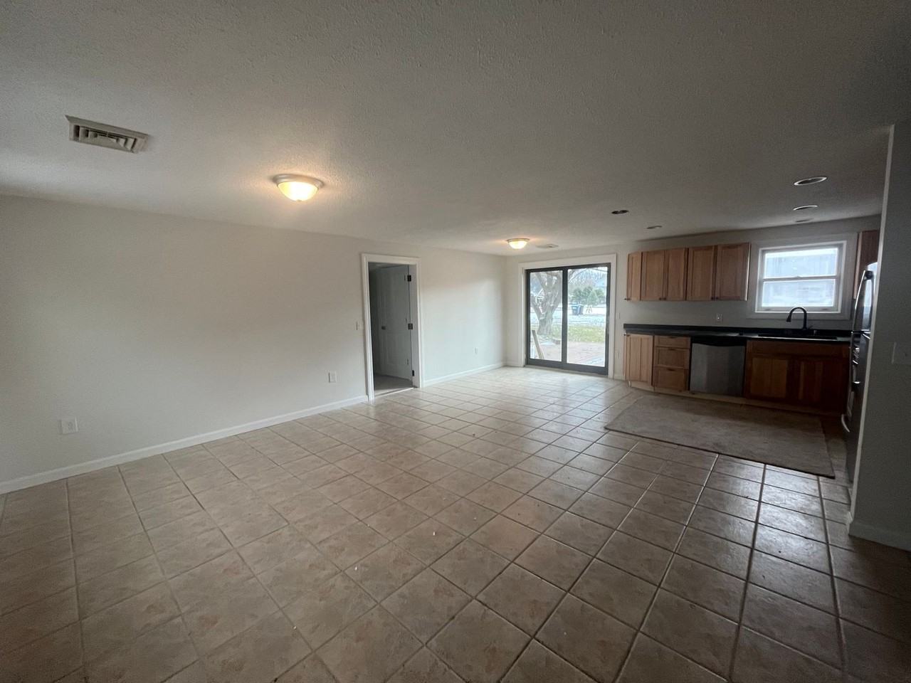 485 Jersey Hts - Photo 2 of 17