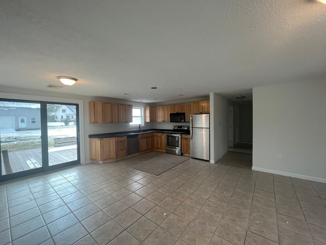485 Jersey Hts - Photo 3 of 15