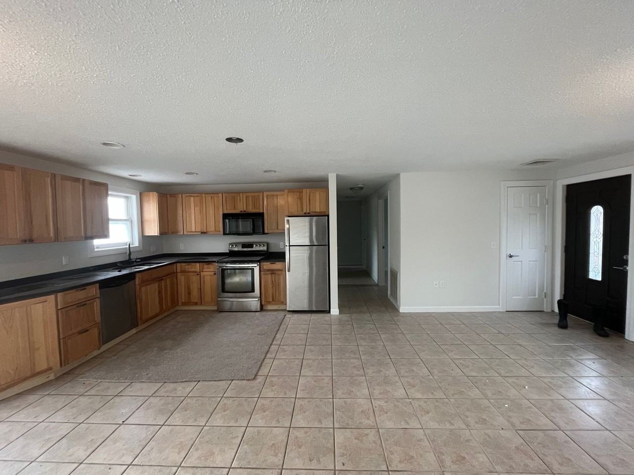 485 Jersey Hts - Photo 4 of 15