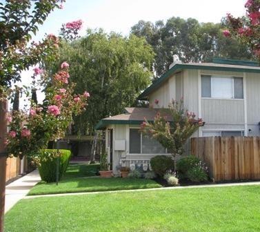 Royal Garden Apartments - Photo 2 of 6