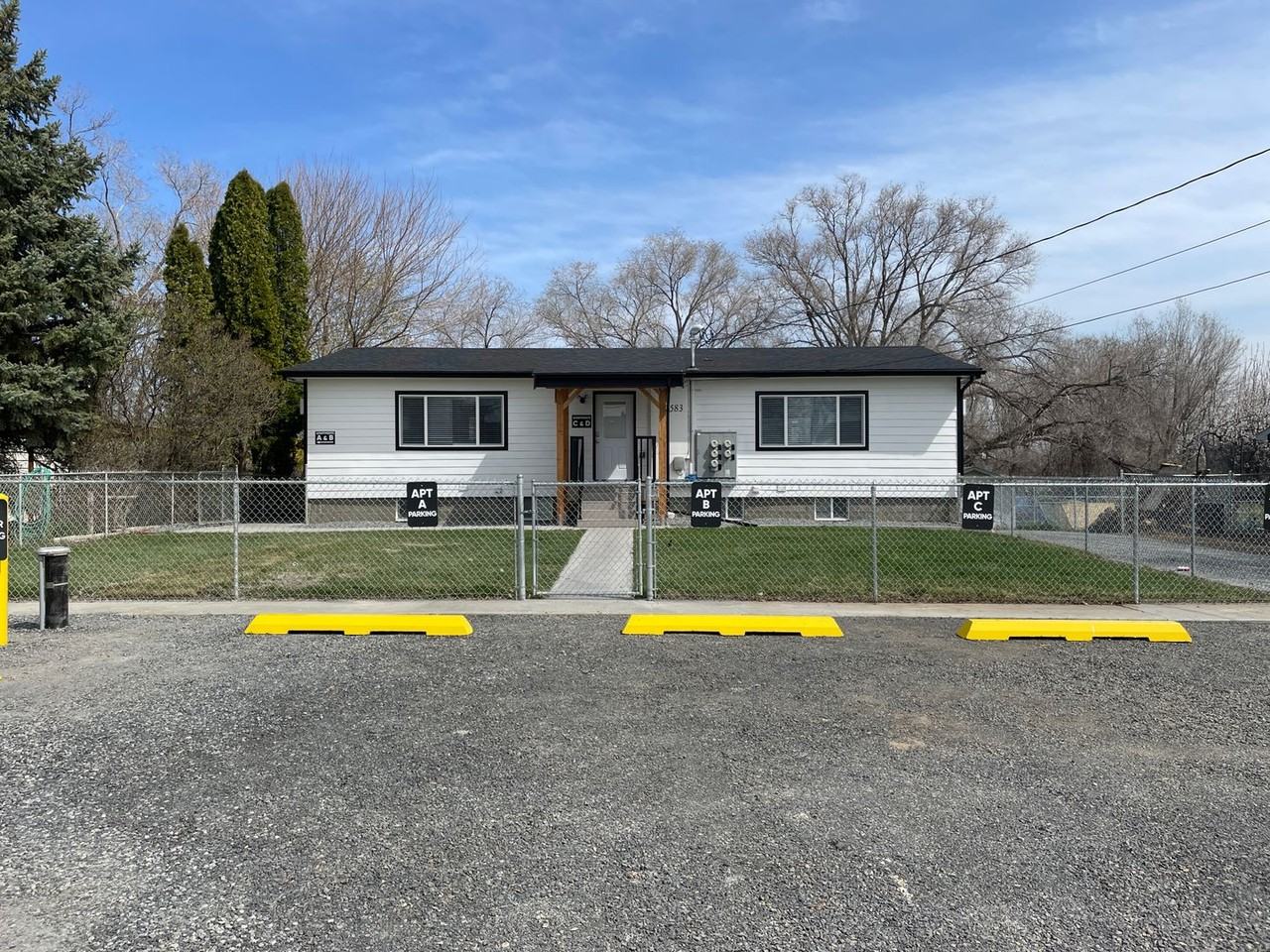 2583 Elgin Rd Ne - Photo 2 of 11