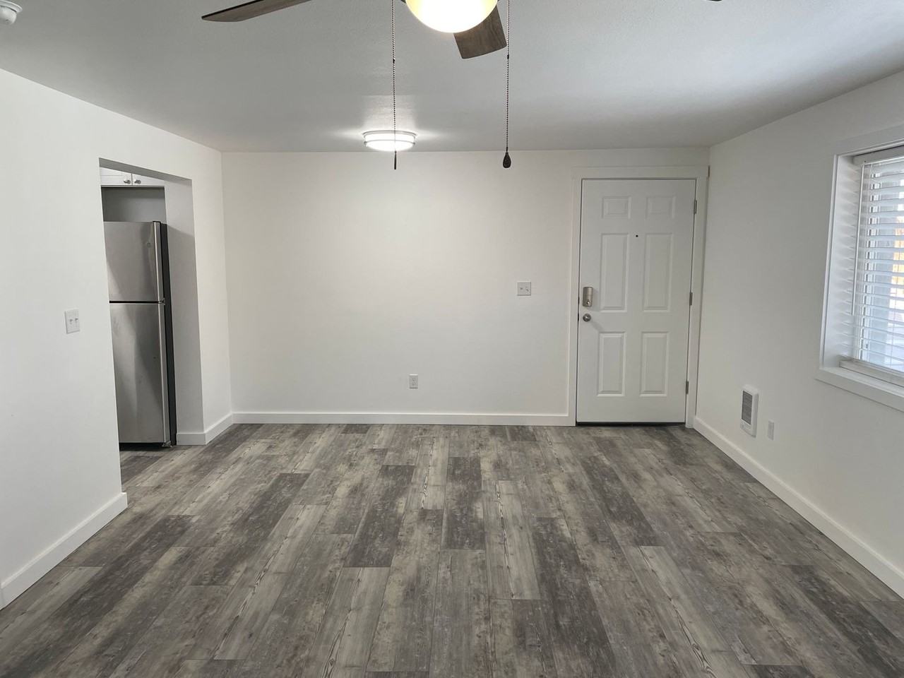 2583 Elgin Rd Ne - Photo 4 of 11