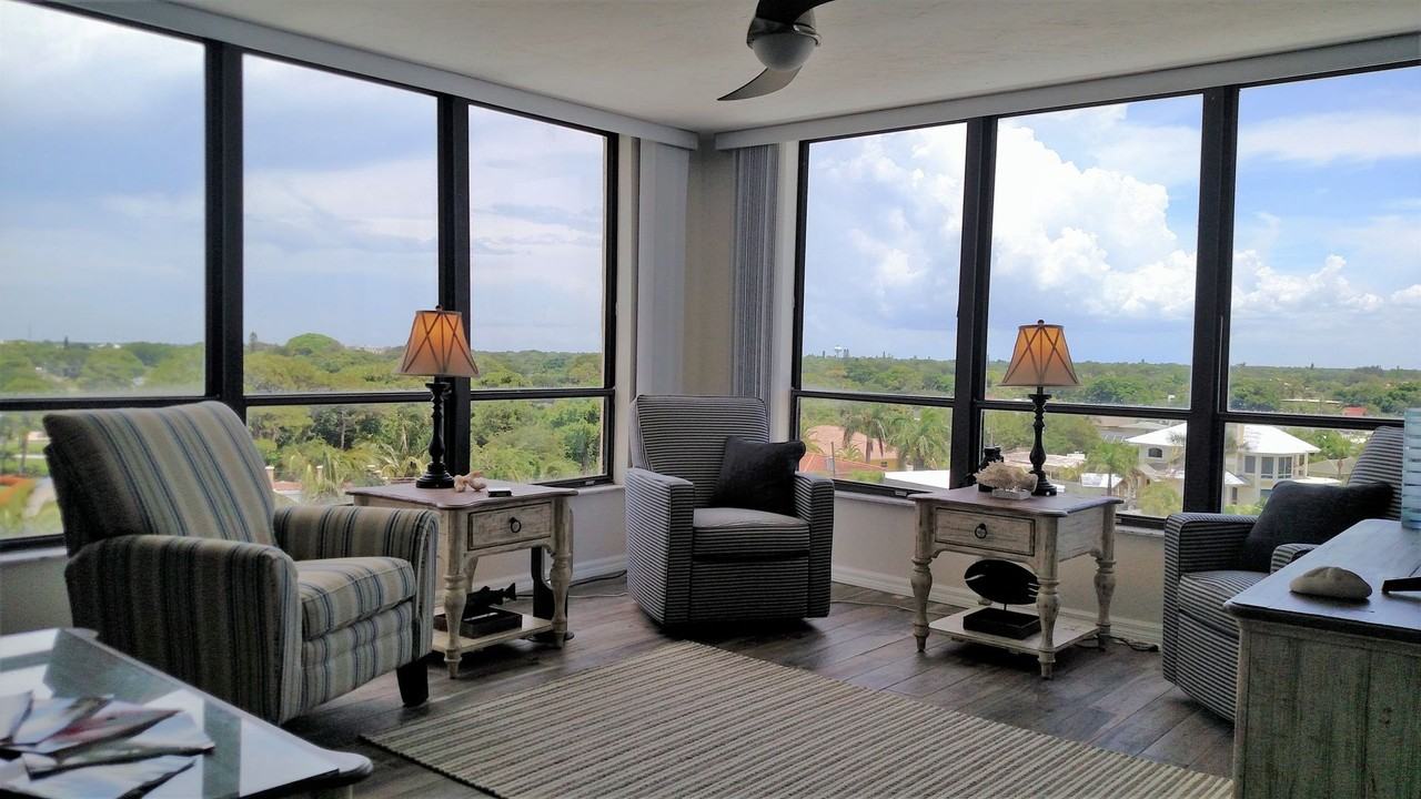 627 Alhambra Rd #702 - Photo 3 of 32