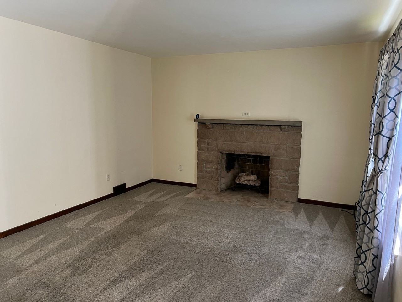 308 Venture St - Photo 2 of 16