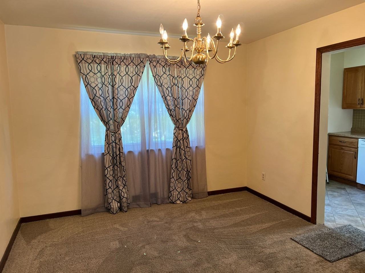 308 Venture St - Photo 3 of 16