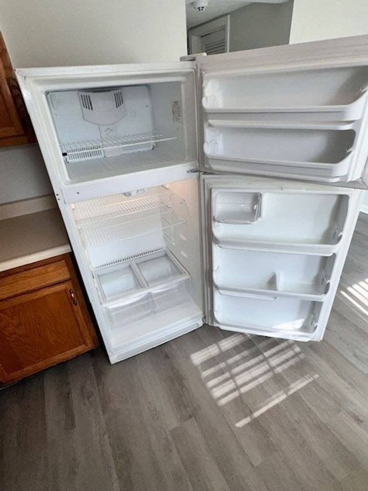 356 Oxford Dr - Photo 6 of 18
