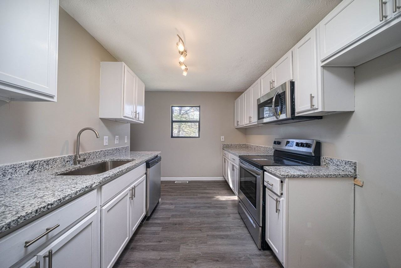 1210 Central City Ln - Photo 3 of 12